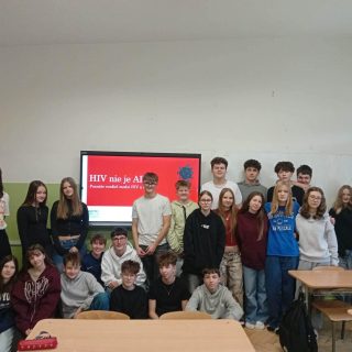 Žiaci a lektori SCORA pred prezentáciou HIV nie je AIDS