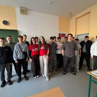 Žiaci a lektori SCORA po prednáške Puberta